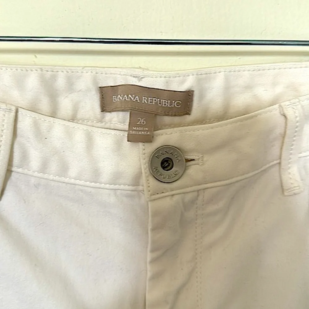 Banana Republic Brushed Cotton Off-White Cropped Jeans W/ Zippers - Picture 4 of 7